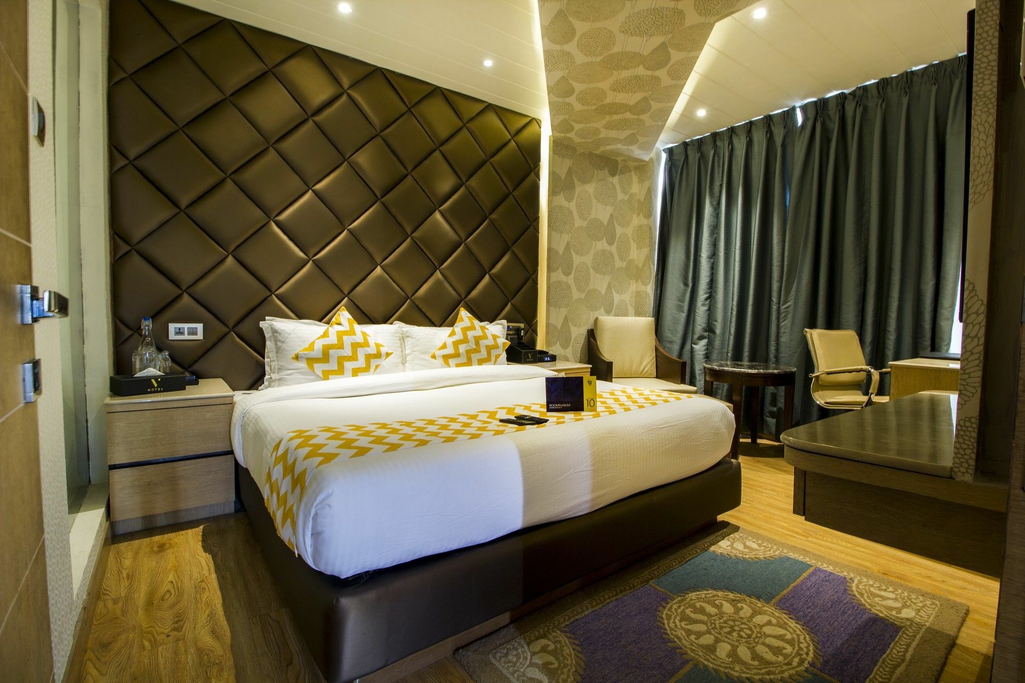 Fabhotel Prime V Hazratganj Lucknow Exterior photo